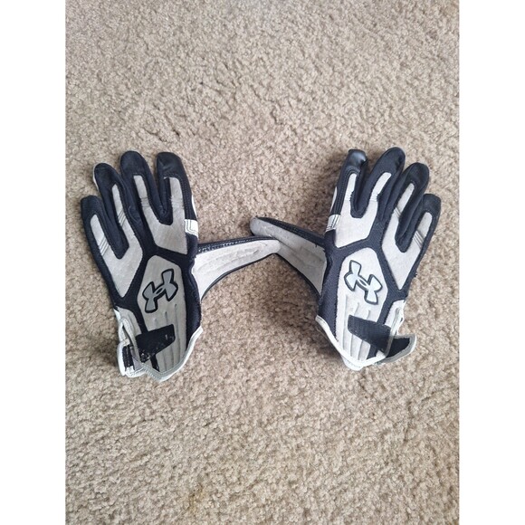 Under Armour Other - Under Armour Football Gloves, size Medium